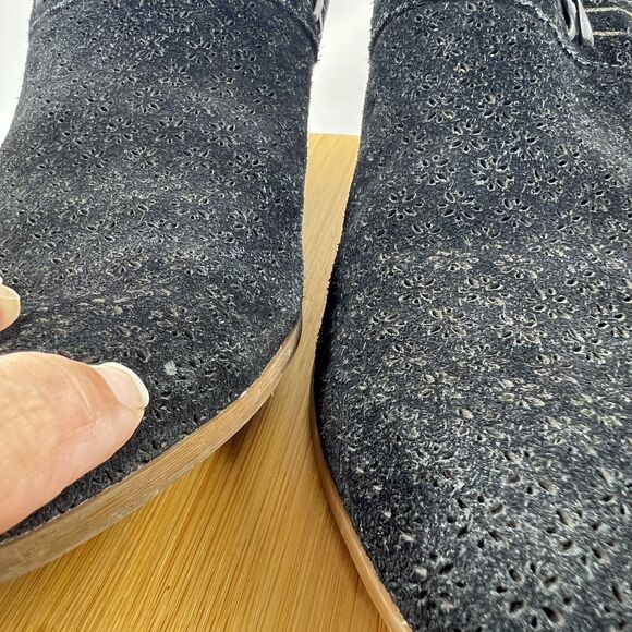 Frye & Co. Suede Leather Perforated Mule Jacy Black Sz 9M Floral Block Heel Shoe - Picture 6 of 11